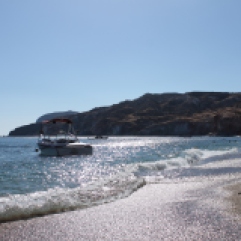 Uitgestrekte stranden op Milos. Zwemmen, zonnen en genieten! Vakantie Griekse Cycladen.