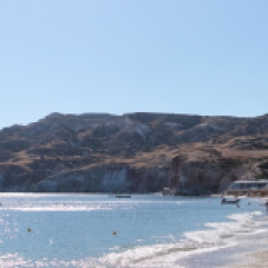 Milos: lekker zonnen en zwemmen op vakantie op een van de prachtige stranden