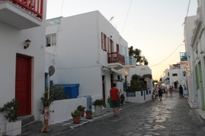 Straatje in centrum Mykonos. strandvakantie