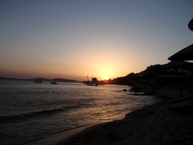 sunset-mykonos-zonsondergand-zon-zee-strand